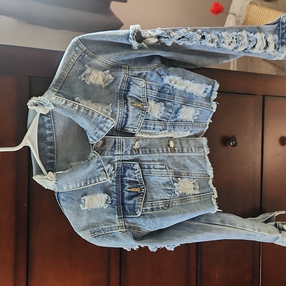 Cropped denim jacket